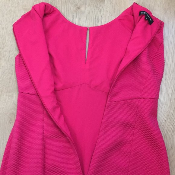 Sheath Dress. sz 8 - Fuchsia - Picture 6 of 14